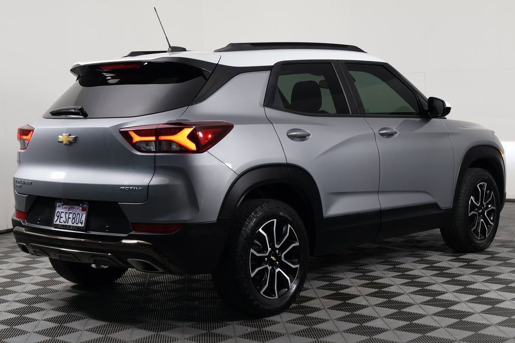 Used 2023 Chevrolet TrailBlazer ACTIV w/ Sun and Liftgate Package image 4