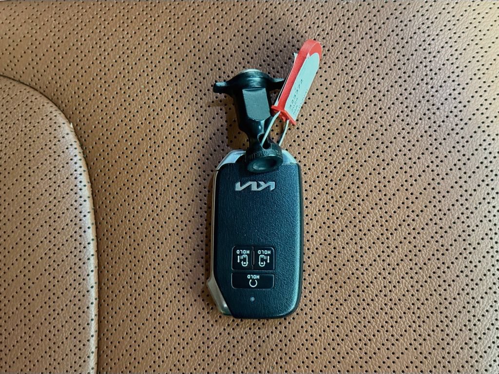 Used 2024 Kia Carnival SX Prestige FWD image 43