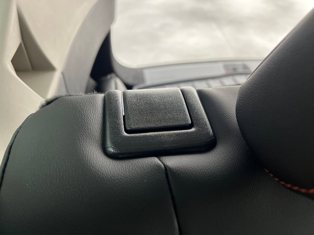 Used 2025 Nissan Rogue SV image 18