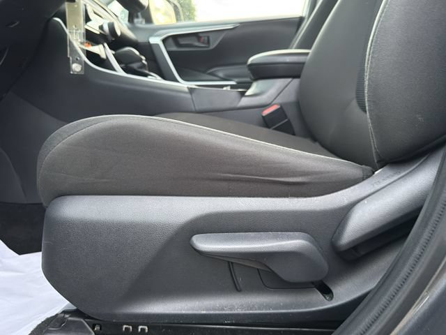 Used 2025 Toyota RAV4 LE AWD/4WD image 18