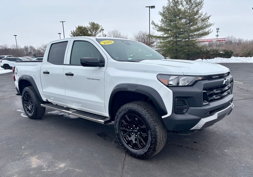 Used 2024 Chevrolet Colorado Trail Boss w/ Advanced Trailering Package image 9