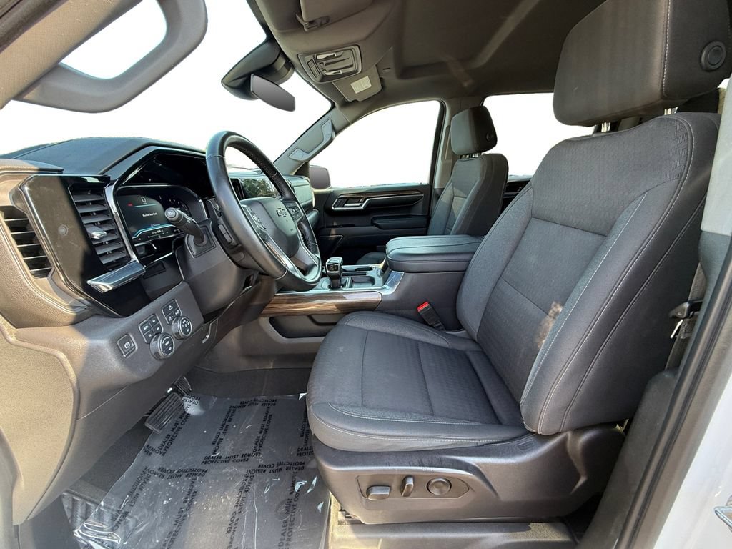 Used 2023 Chevrolet Silverado 1500 LT Trail Boss w/ Protection Package AWD/4WD image 9