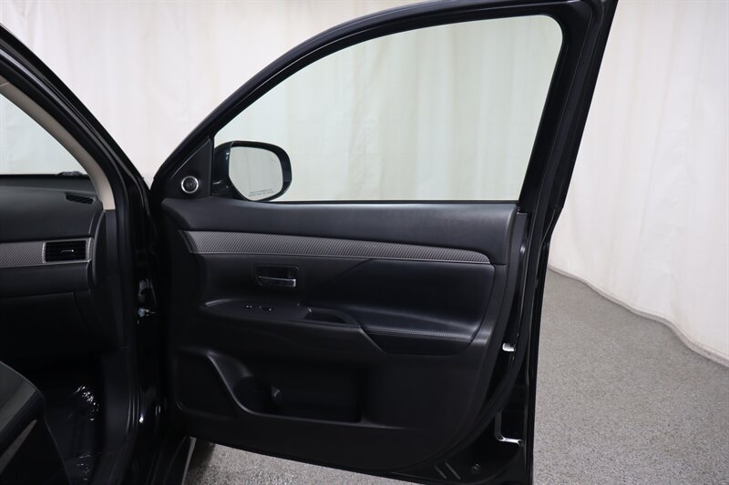 Used 2020 Mitsubishi Outlander GT AWD/4WD image 16