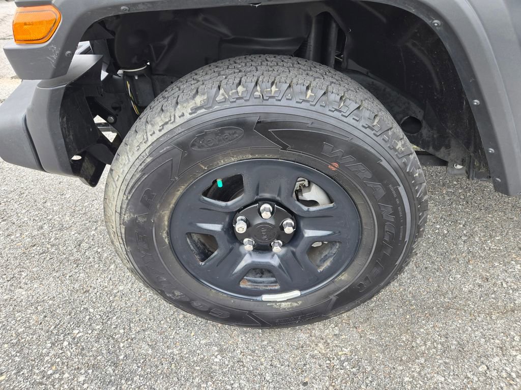 Used 2019 Jeep Wrangler Sport AWD/4WD image 10