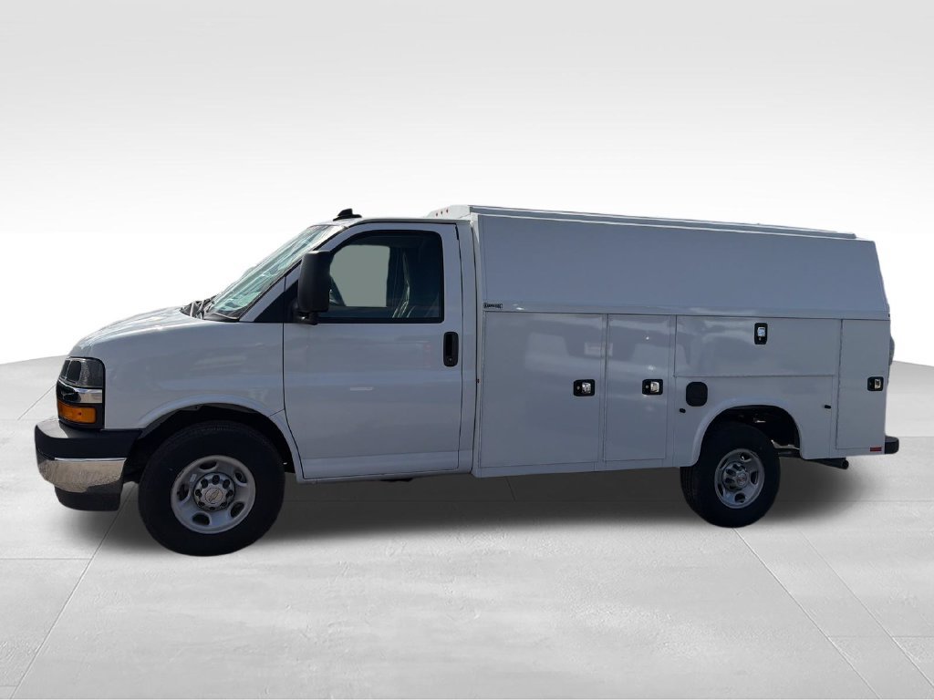 New 2026 Chevrolet Express 3500 w/ Power Convenience Package RWD image 8