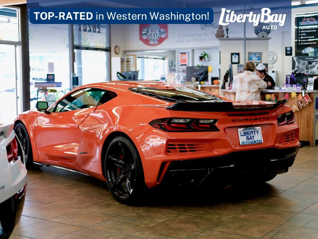 Used 2025 Chevrolet Corvette E-Ray w/ Stealth Interior Trim Package AWD/4WD image 2