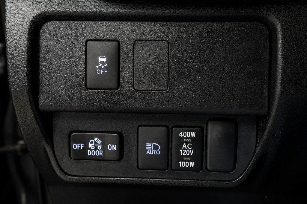 Used 2021 Toyota Tacoma TRD Sport AWD/4WD image 40