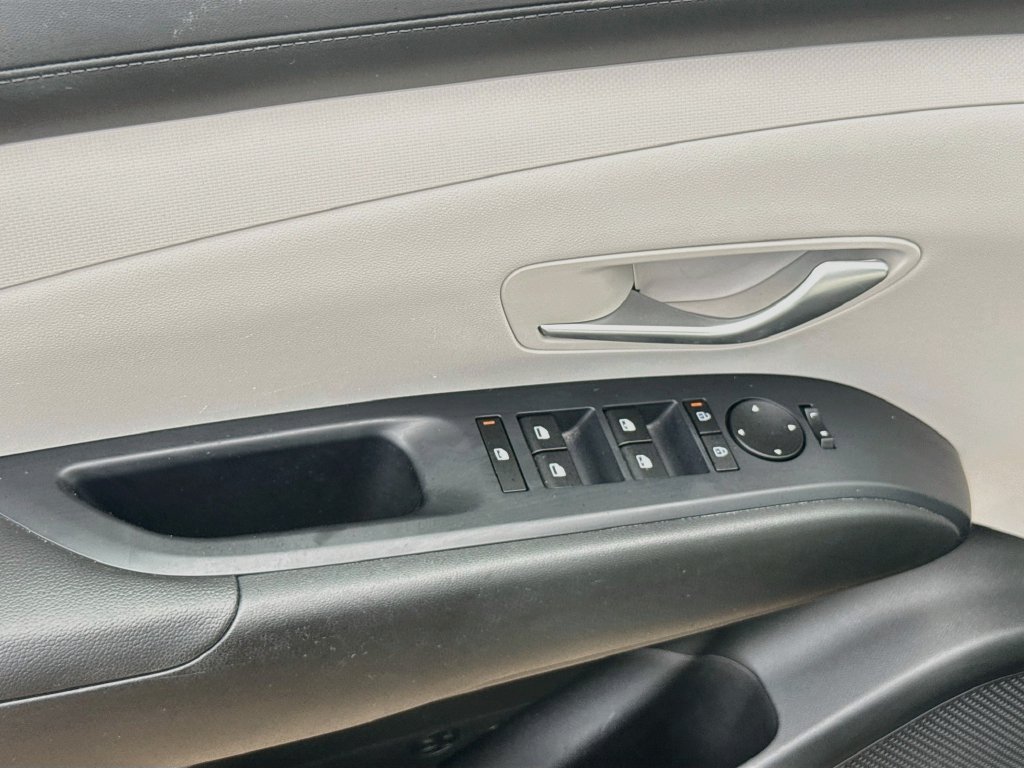 Used 2025 Hyundai Tucson SEL FWD image 19
