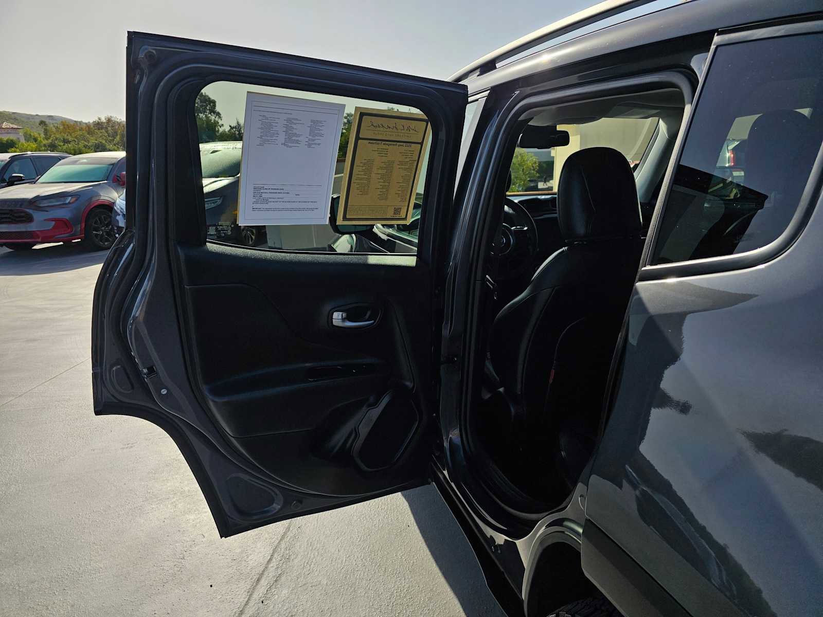 Used 2022 Jeep Renegade Trailhawk AWD/4WD image 15