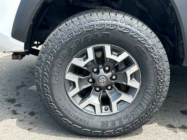 Used 2019 Toyota Tacoma TRD Off-Road AWD/4WD image 10