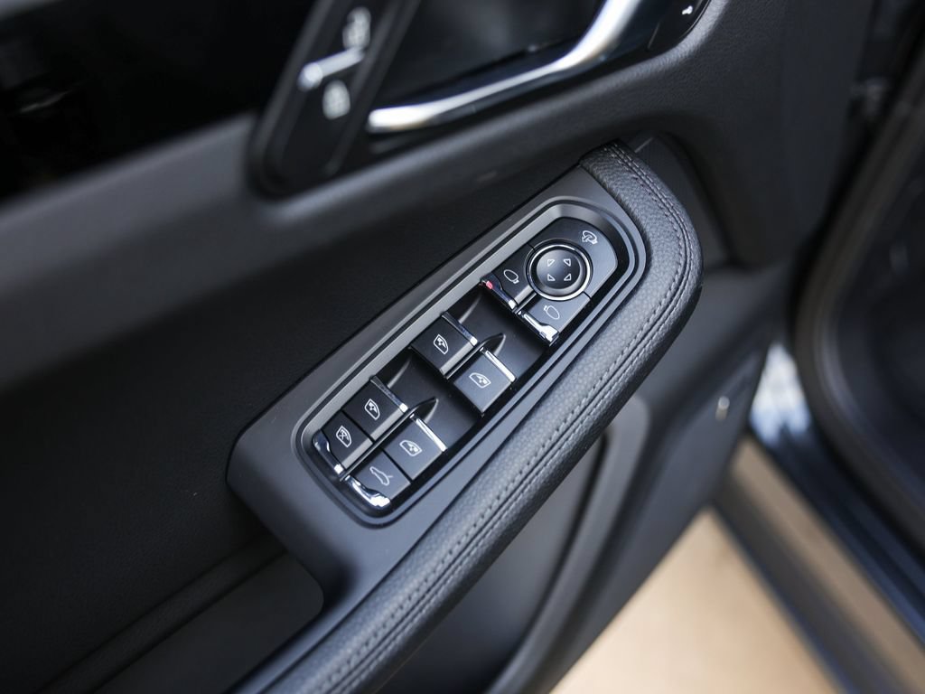 New 2026 Porsche Macan S AWD/4WD image 30