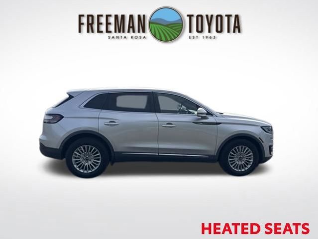 Used 2019 Lincoln Nautilus Premier AWD/4WD image 4
