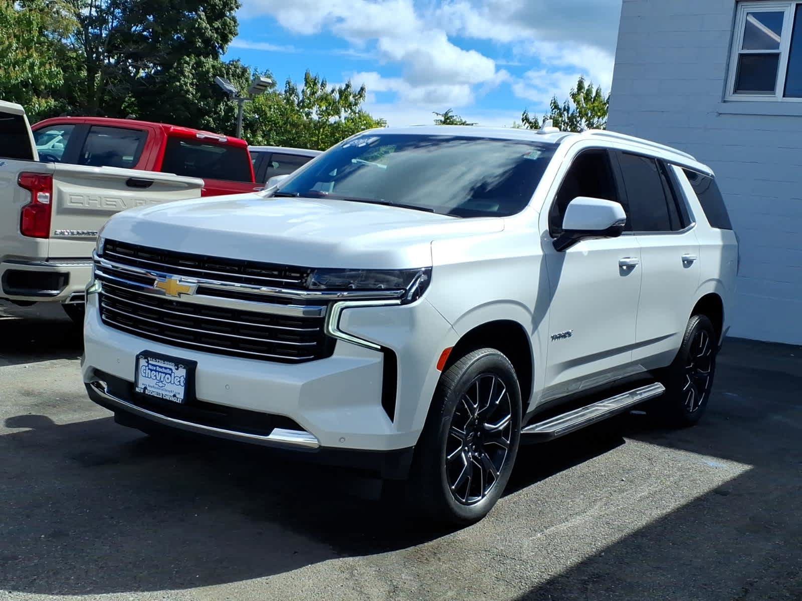 Certified 2023 Chevrolet Tahoe LT w/ Luxury Package AWD/4WD image 3