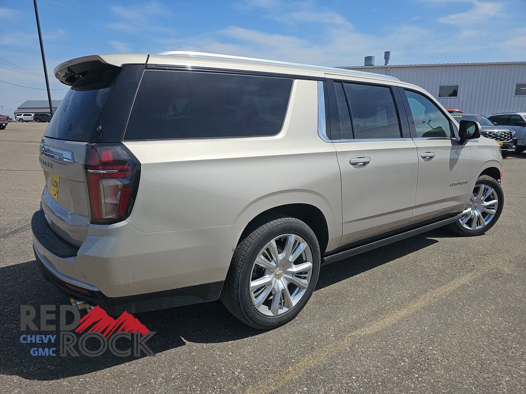 Used 2023 Chevrolet Suburban High Country AWD/4WD image 5