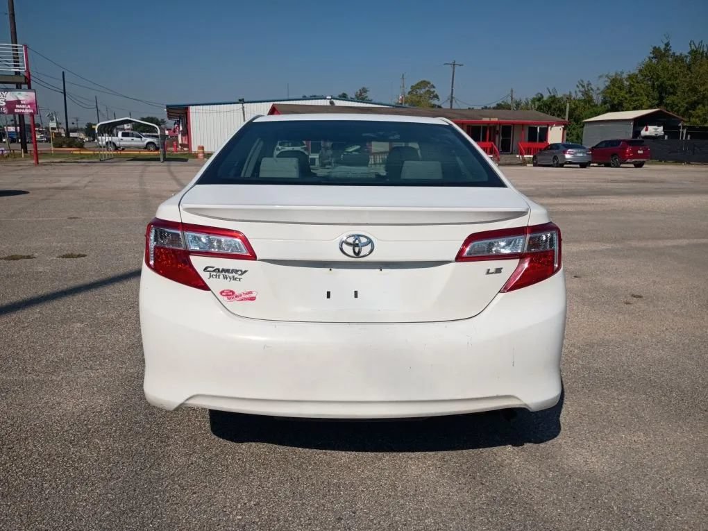 Used 2012 Toyota Camry LE FWD image 4
