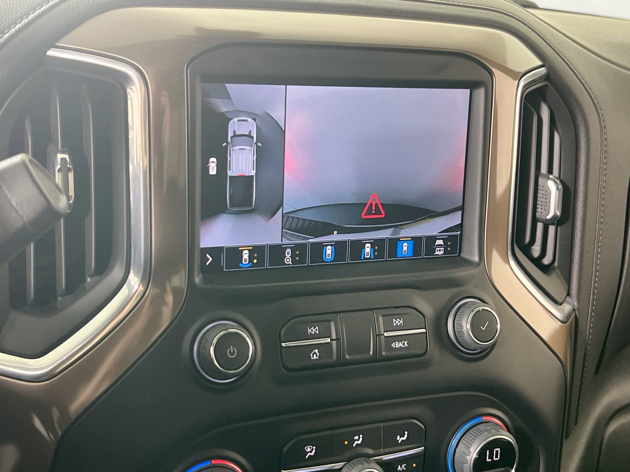 Used 2022 Chevrolet Silverado 2500 High Country w/ Z71 Off-Road Package image 13