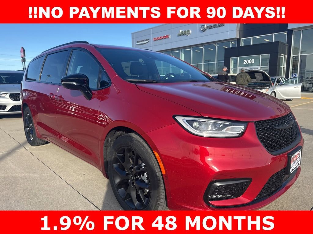 New 2026 Chrysler Pacifica Select w/ S Appearance Package FWD video 1