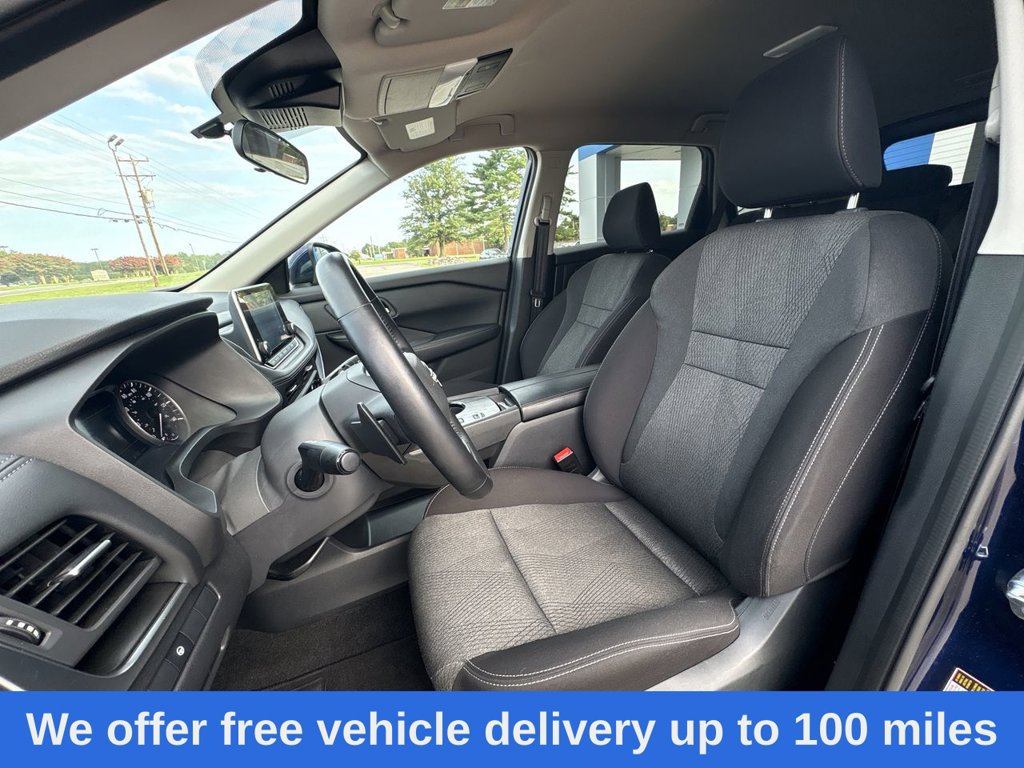 Used 2025 Nissan Rogue SV FWD image 18