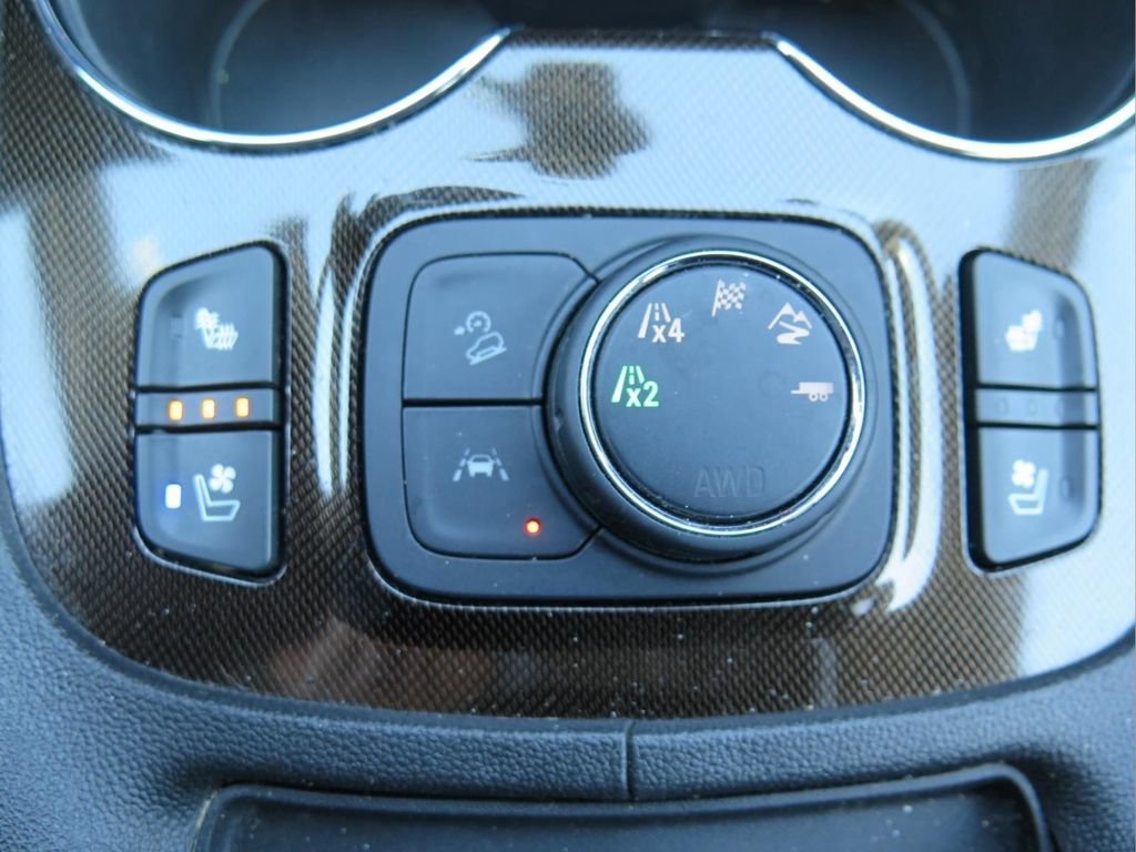 Used 2023 GMC Acadia AT4 w/ Technology Package AWD/4WD image 14