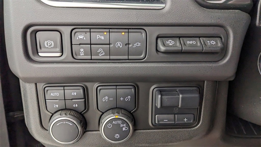 Used 2021 Chevrolet Tahoe High Country w/ Premium Package image 23