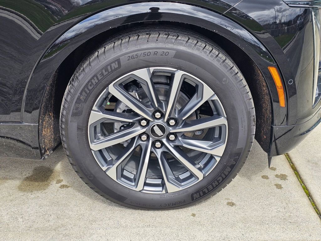 Used 2025 Cadillac Lyriq Sport image 9