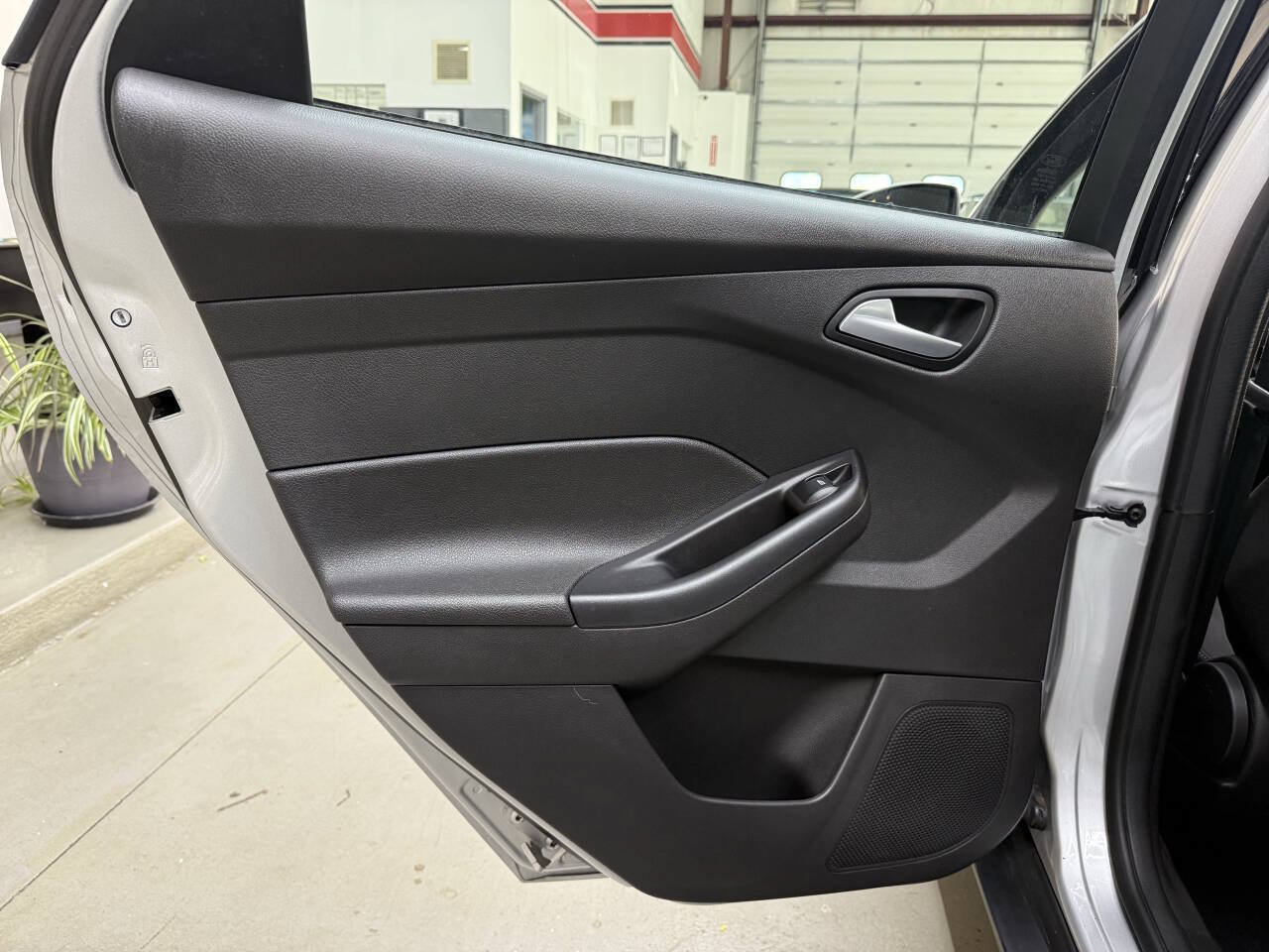Used 2017 Ford Focus SE FWD image 12