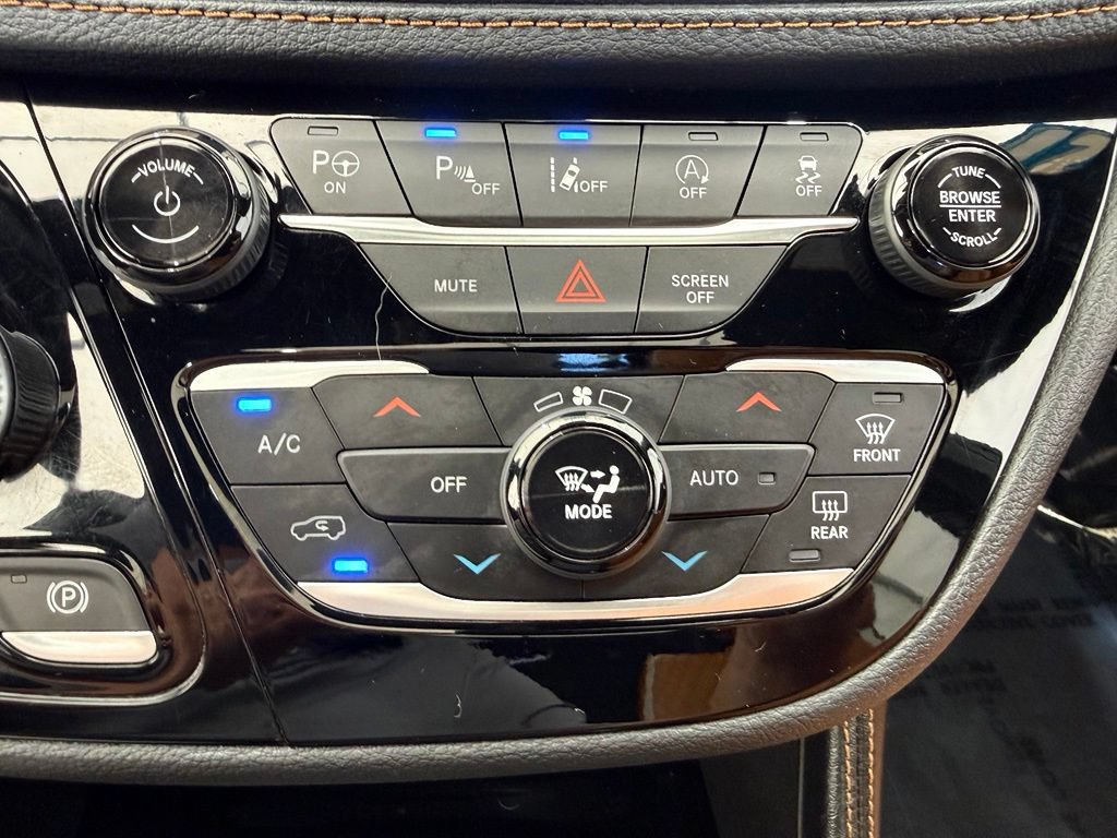 Used 2021 Chrysler Pacifica Pinnacle AWD/4WD image 44