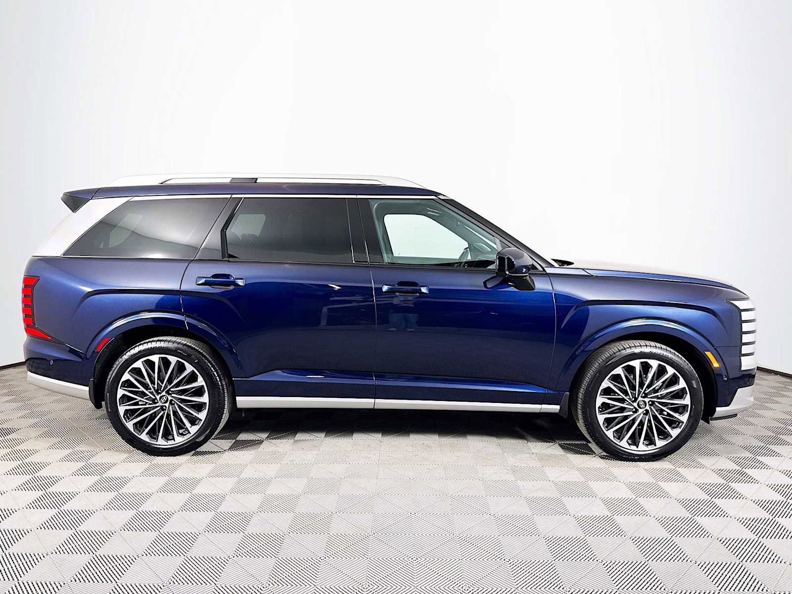 Used 2026 Hyundai Palisade Calligraphy AWD/4WD image 4