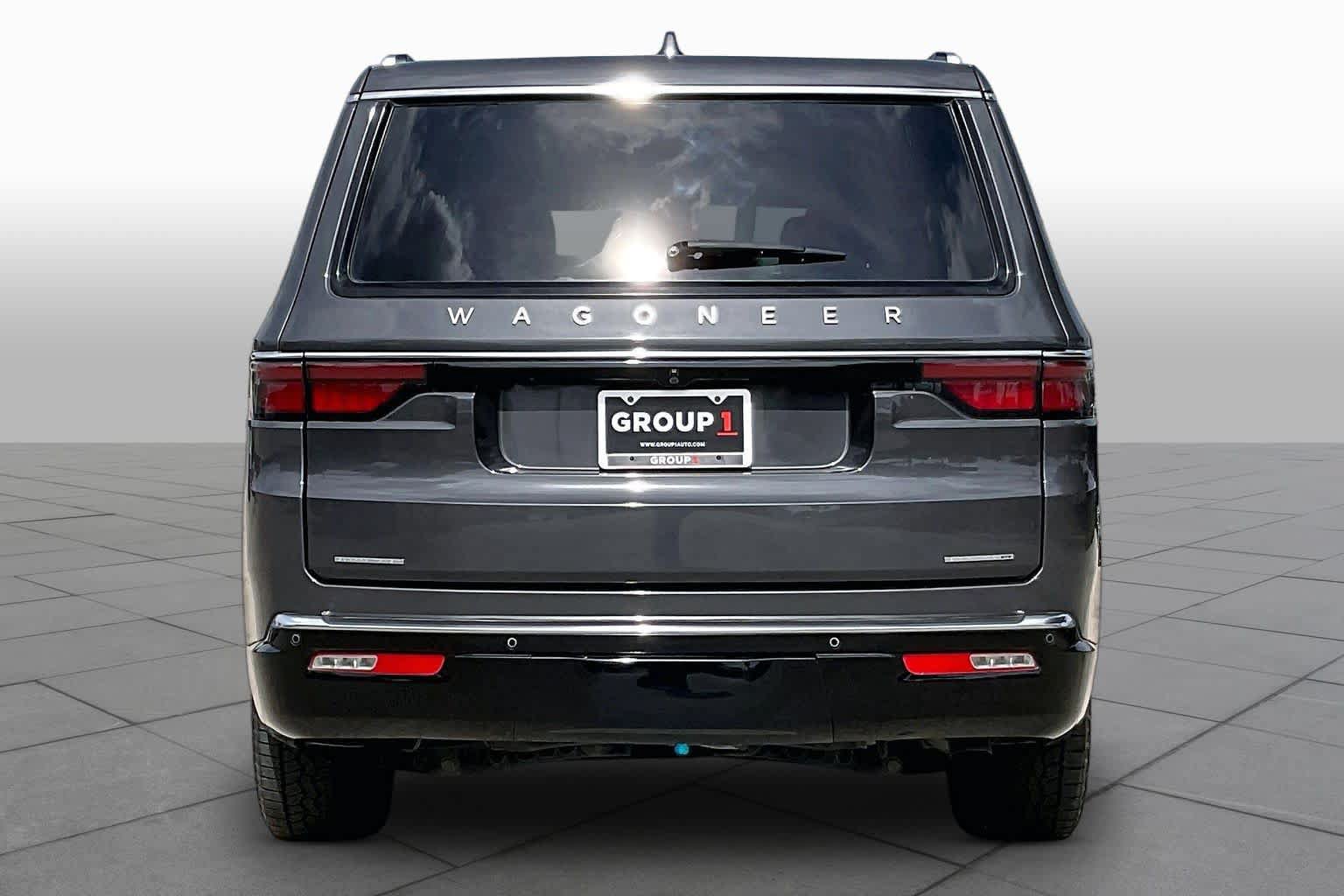 Used 2022 Jeep Wagoneer Series III w/ Convenience Group I AWD/4WD image 5