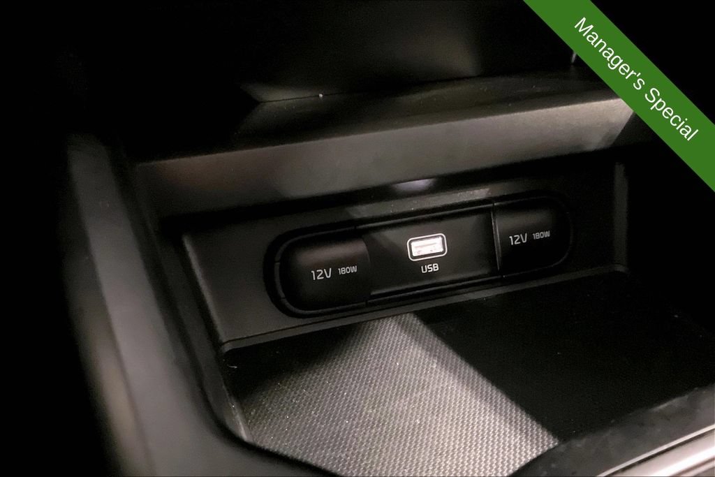 Used 2025 Kia Soul LX w/ LX Technology Package FWD image 28