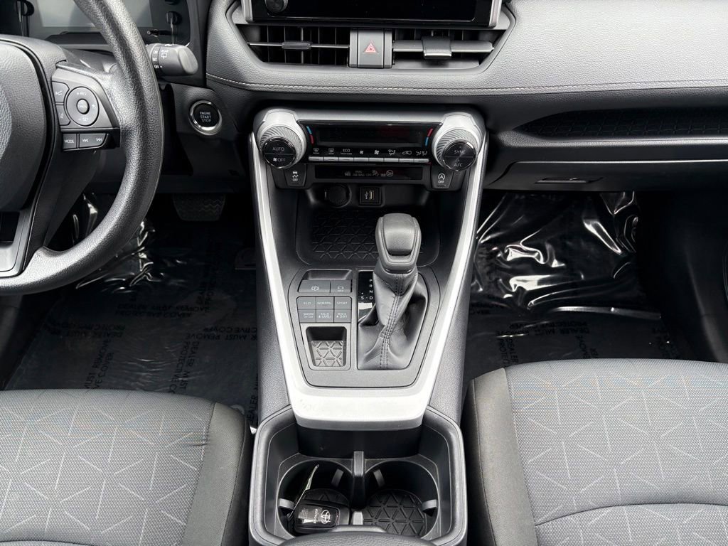 Certified 2025 Toyota RAV4 XLE AWD/4WD image 28