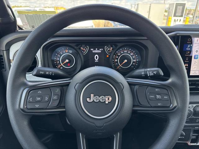 Certified 2025 Jeep Gladiator Sport AWD/4WD image 18