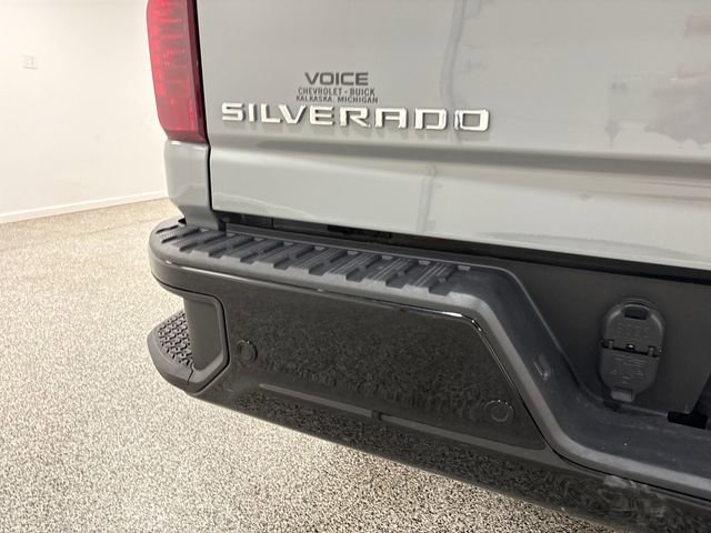 Used 2024 Chevrolet Silverado 2500 Custom w/ Custom Value Package image 31