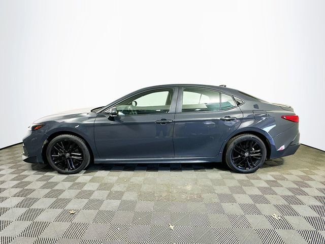 Used 2025 Toyota Camry SE image 5