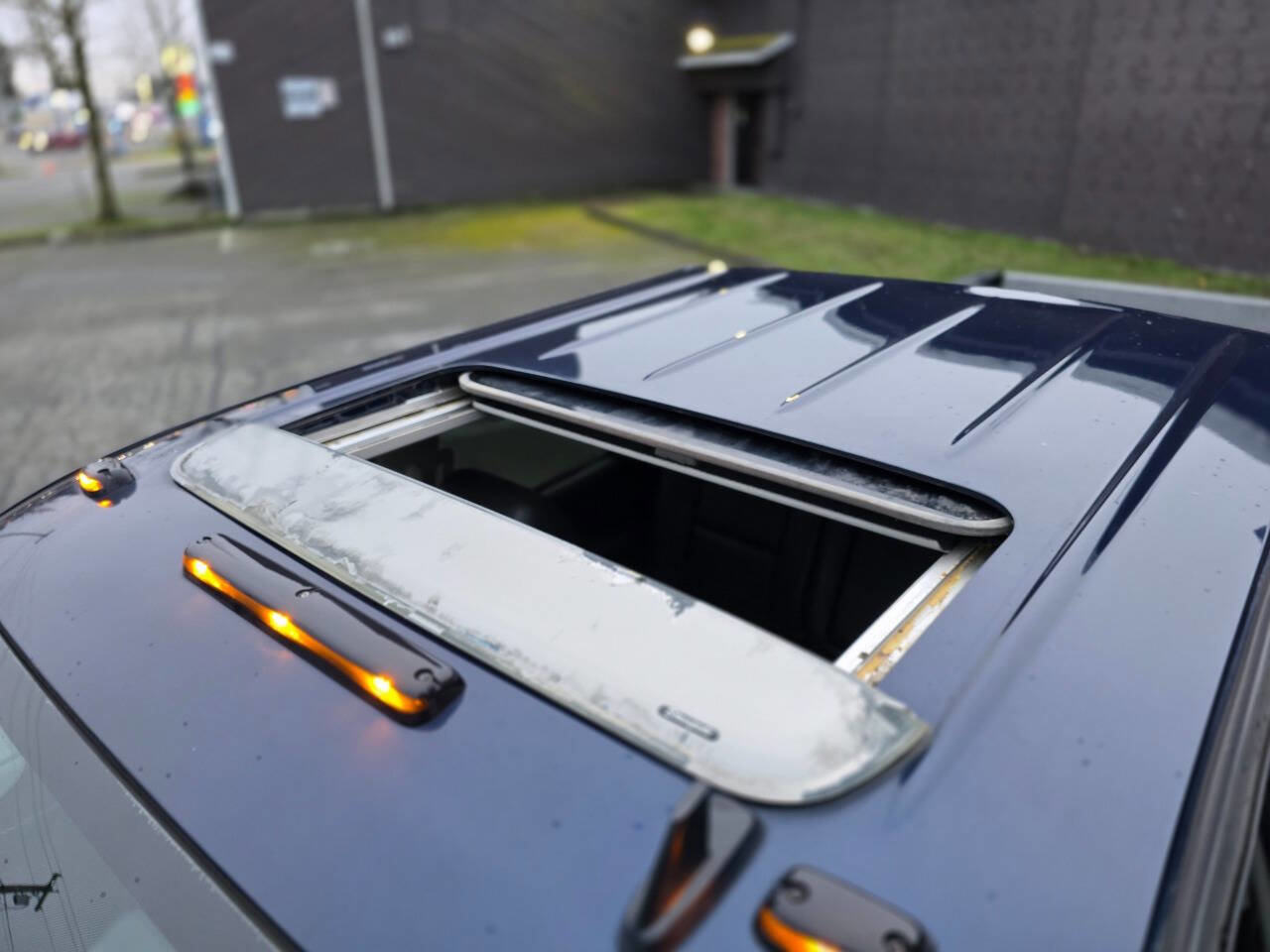 Used 2011 Chevrolet Silverado 3500 LTZ image 17