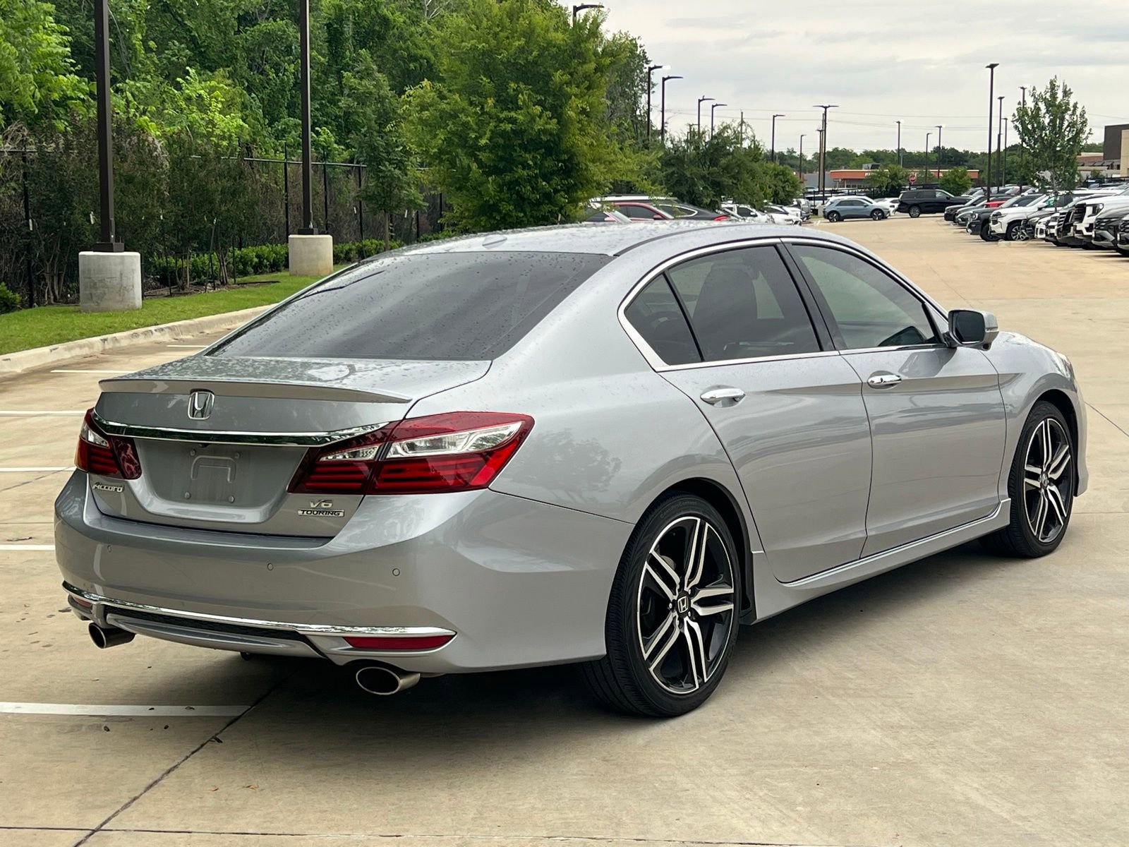 Used 2017 Honda Accord Touring image 12