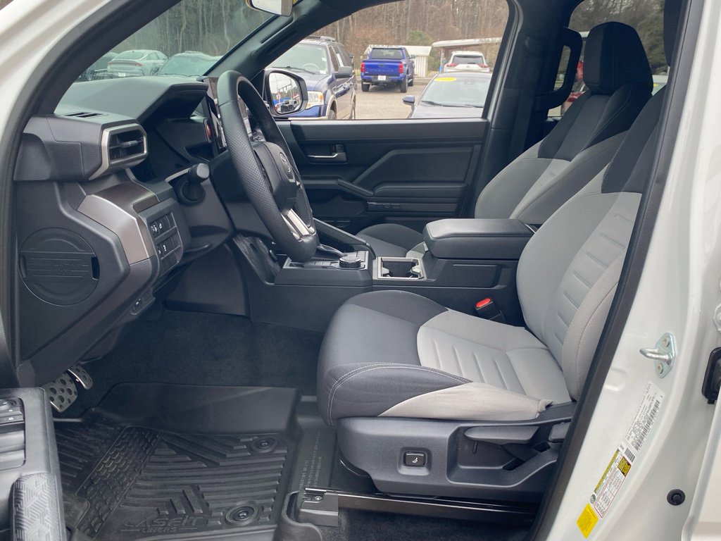 Used 2024 Toyota Tacoma TRD Sport image 5