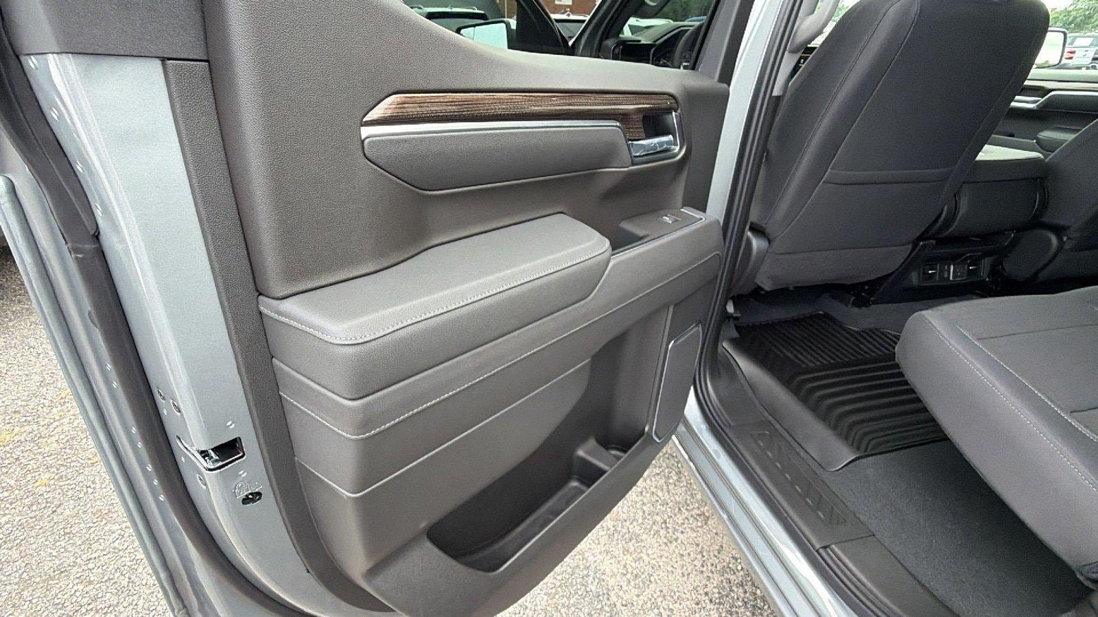 New 2026 Chevrolet Silverado 1500 LT w/ Z71 Off-Road Package AWD/4WD image 19