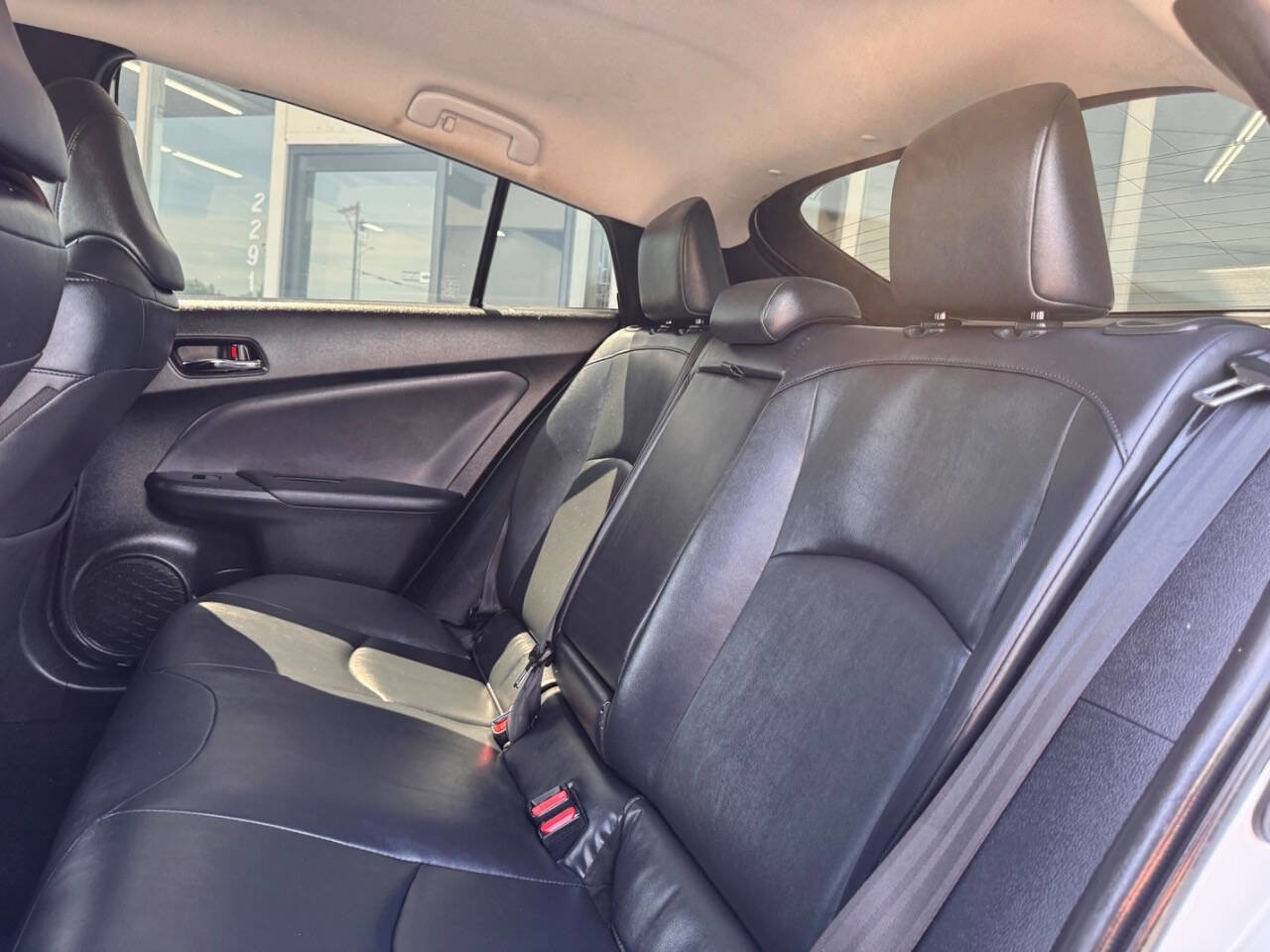Used 2021 Toyota Prius FWD image 18
