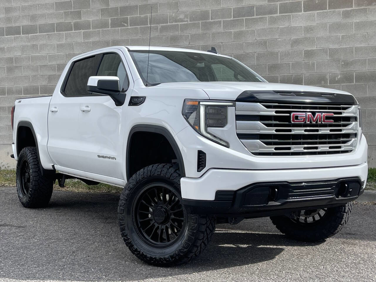 Used 2024 GMC Sierra 1500 SLE w/ X31 Off-Road Package AWD/4WD video 1