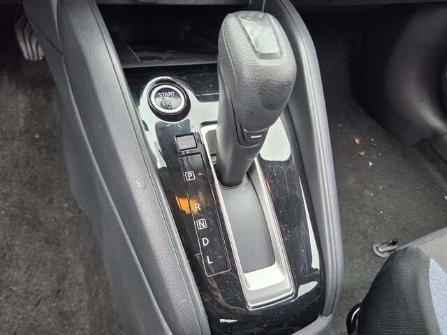 Used 2025 Nissan Versa SV FWD image 31