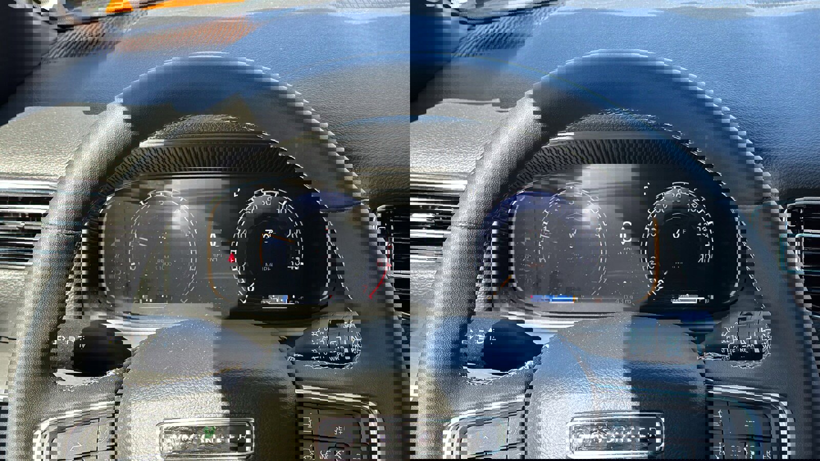 Used 2025 Jeep Wagoneer 4WD w/ Premium Group I image 17