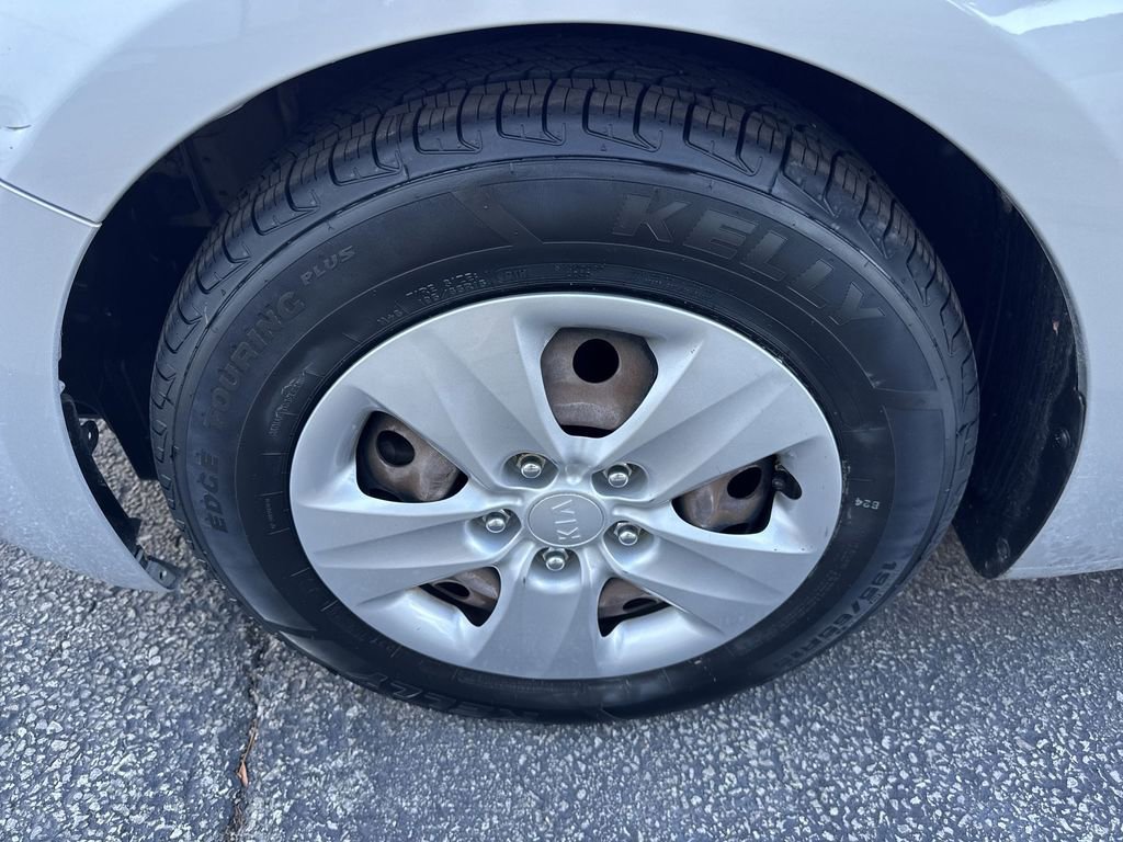 Used 2017 Kia Forte LX image 26