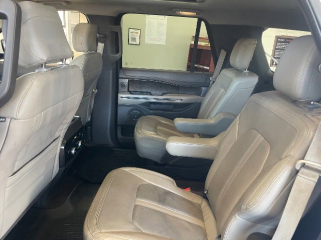 Used 2018 Ford Expedition Limited w/ Equipment Group 301A image 17