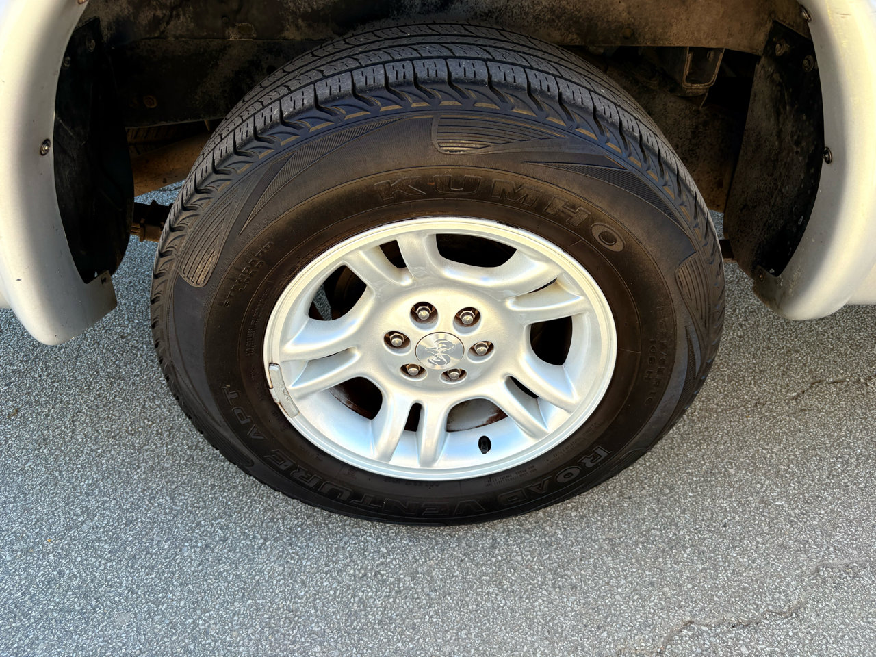 Used 2004 Dodge Dakota 2WD Club Cab w/ Tire & Handling Group image 34