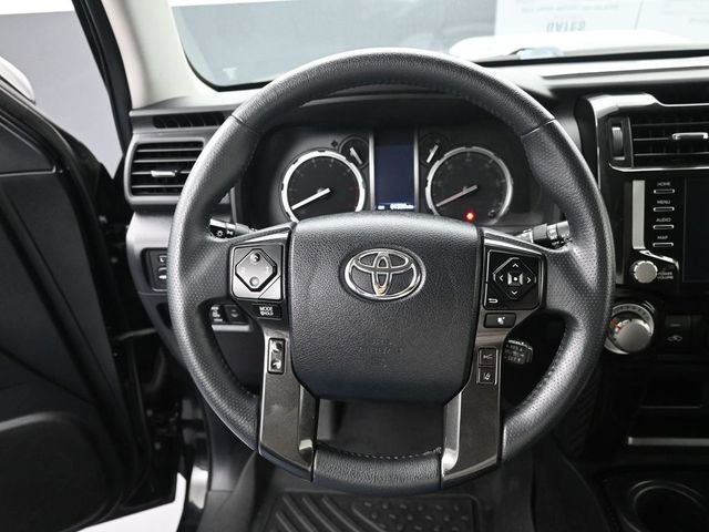 Used 2022 Toyota 4Runner TRD Off-Road AWD/4WD image 19