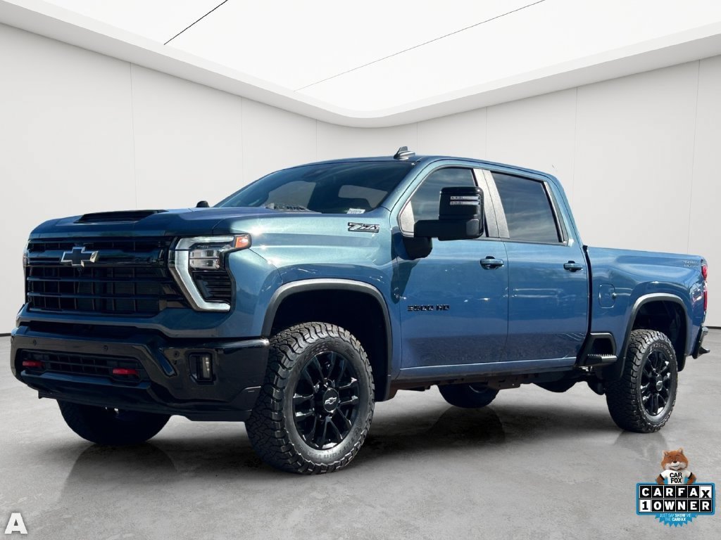 Used 2025 Chevrolet Silverado 3500 LT w/ Trail Boss Package AWD/4WD image 2