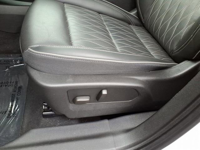 Used 2022 Buick Envision Avenir w/ Technology Package II image 13