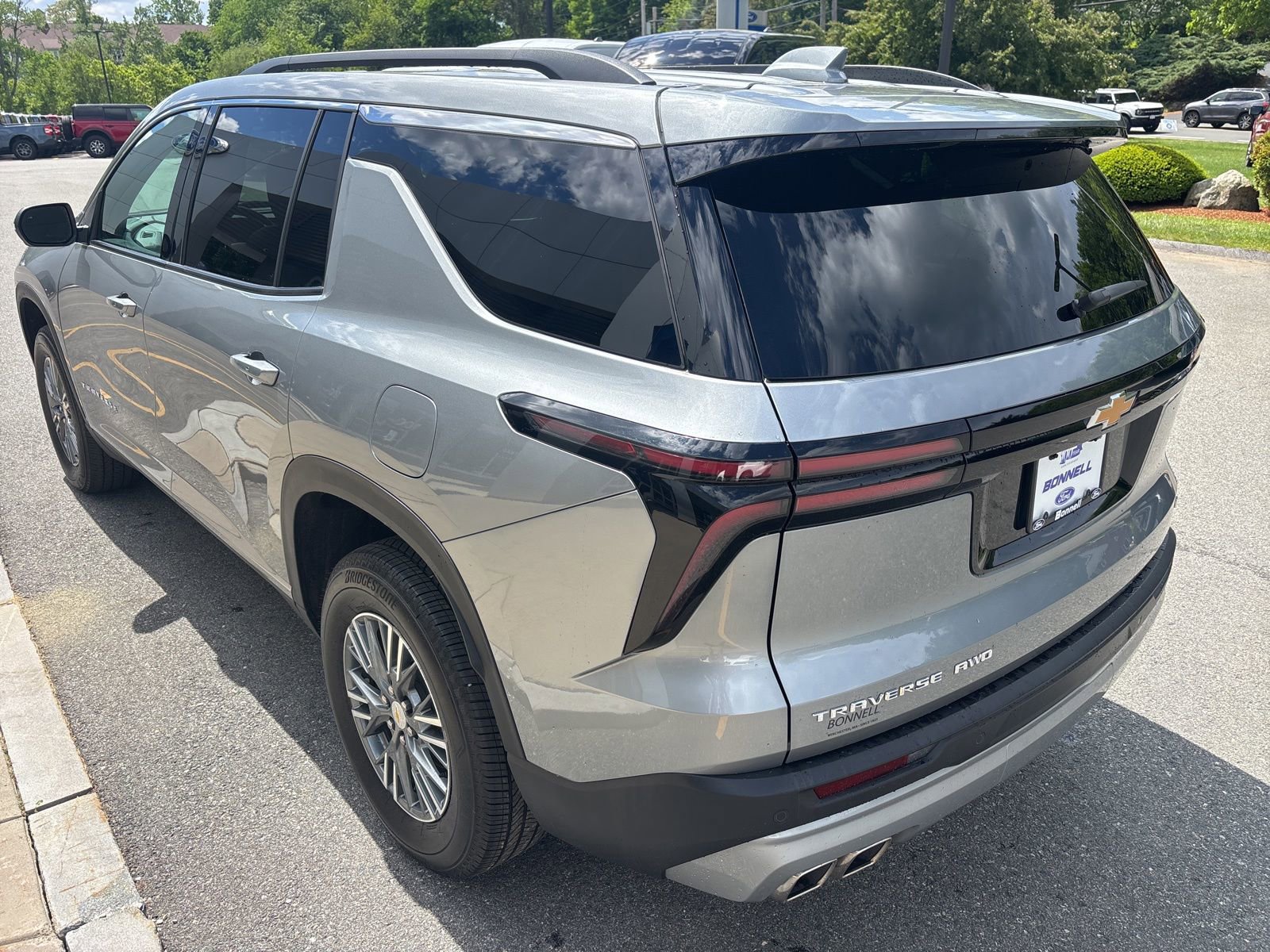 Used 2024 Chevrolet Traverse LT AWD/4WD image 5
