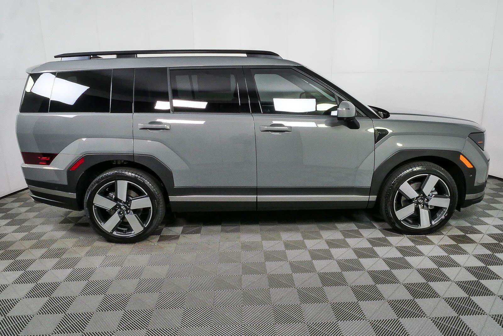 New 2026 Hyundai Santa Fe Limited FWD image 2